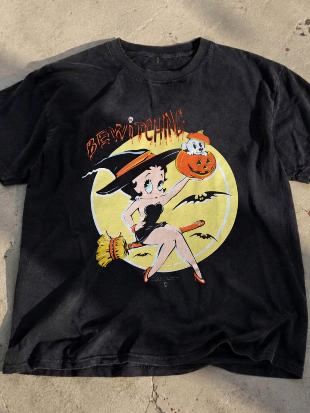 Vintage Betty Boop Halloween Witch Graphic Tee Black T-Shirt